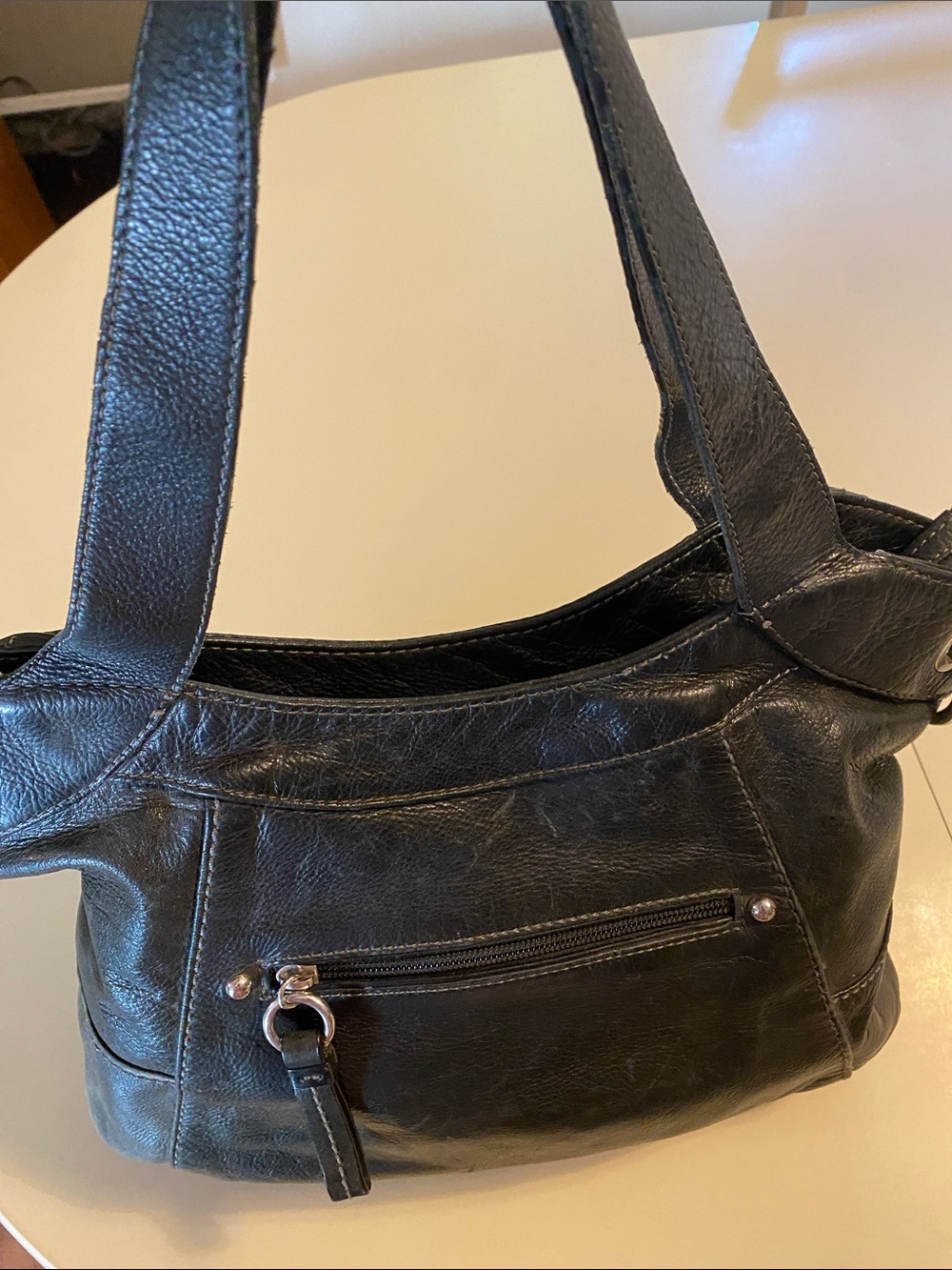 Classic Black Leather Shoulder Bag - Sleek Everyday Tote by Gianni Bernini